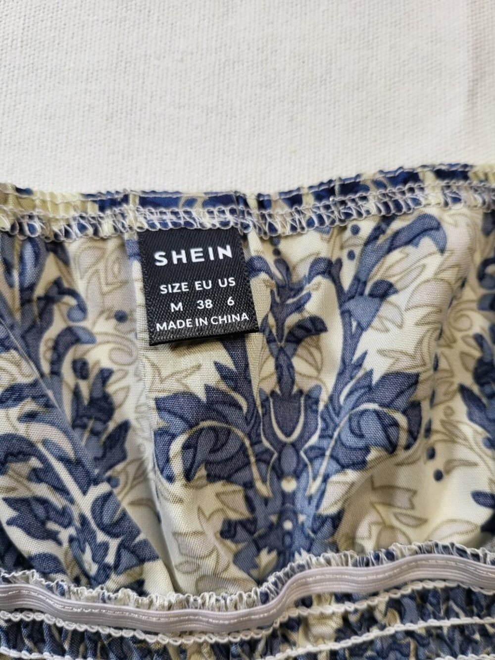 SHEIN Blue & White Damask Ruffle Strap Smocked Romper – Size M‎ (US 6) - Picture 4 of 8